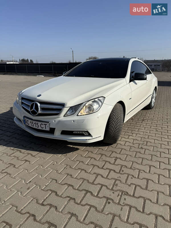 Купе Mercedes-Benz E-Class