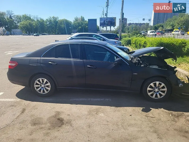 Mercedes-Benz E-Class 2011