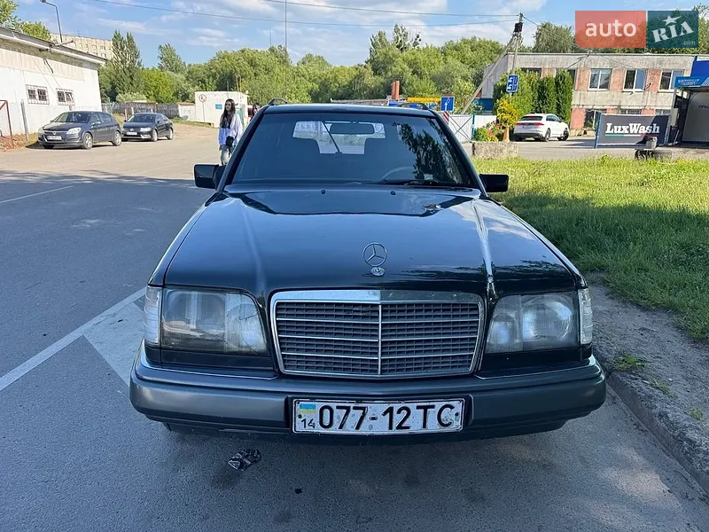 Mercedes-Benz E-Class 1992
