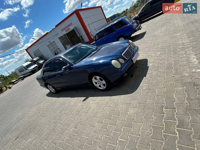 Mercedes-Benz E-Class 2000