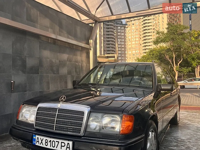 Mercedes-Benz E-Class 1992
