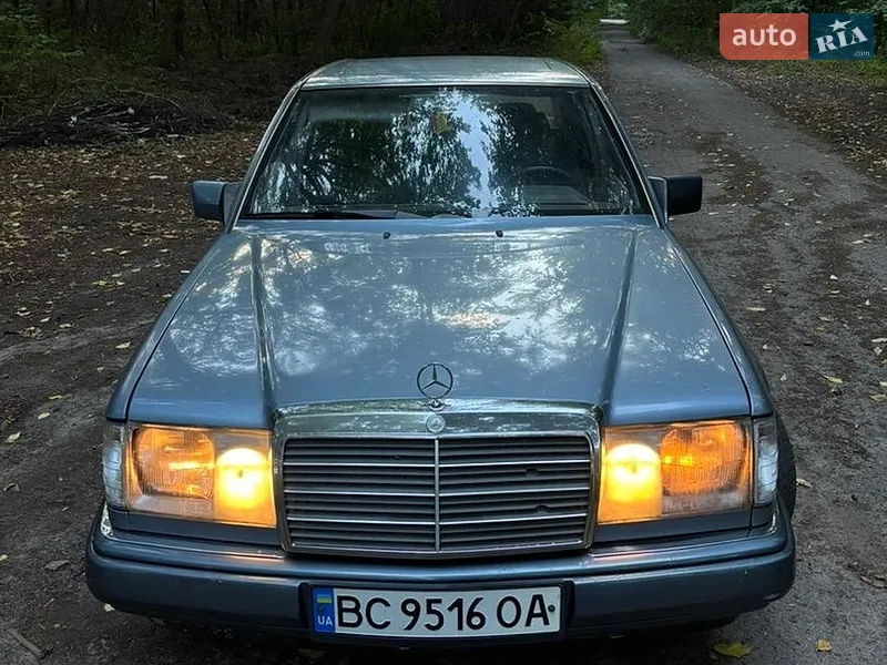 Mercedes-Benz E-Class 1992