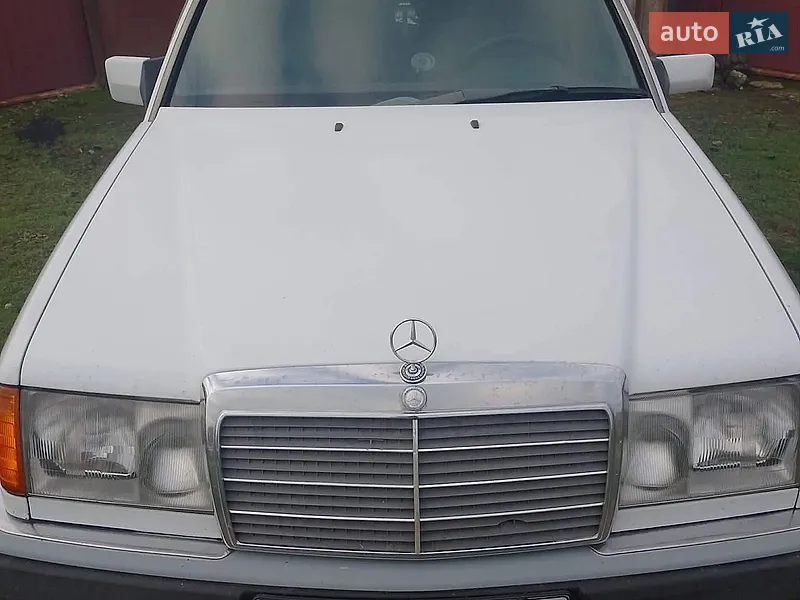 Mercedes-Benz E-Class 1992