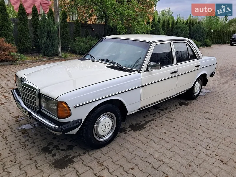 Mercedes-Benz E-Class 1983