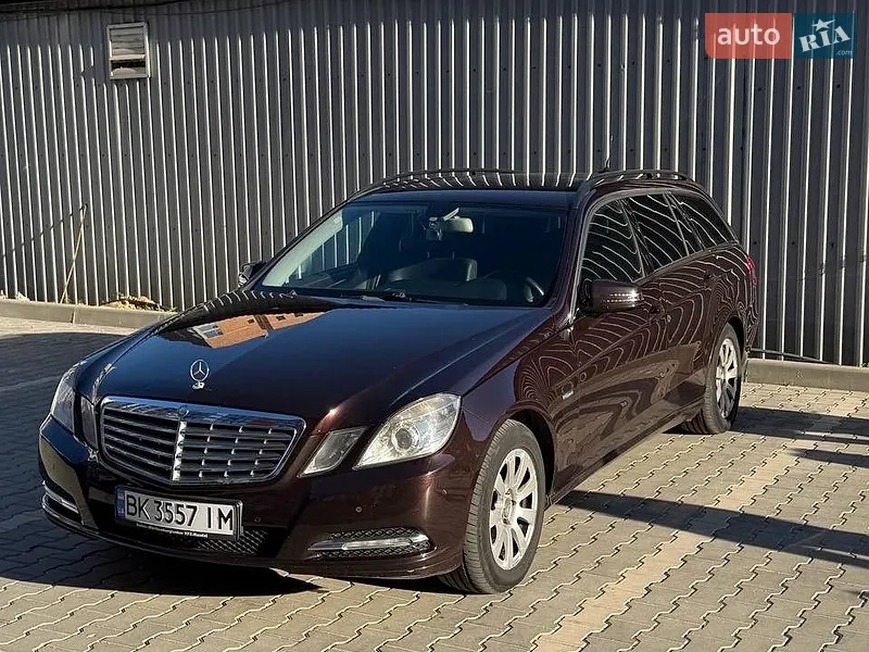 Mercedes-Benz E-Class 2011