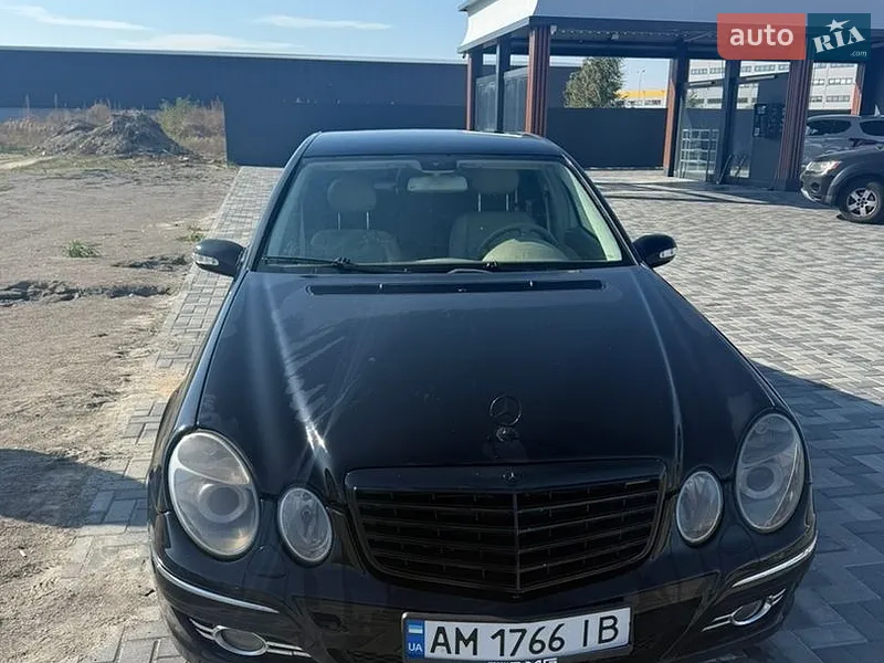 Mercedes-Benz E-Class 2005