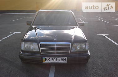 Mercedes-Benz E-Class  1995