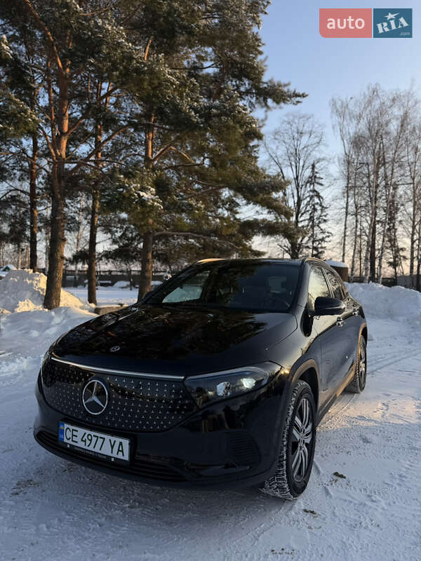 Позашляховик / Кросовер Mercedes-Benz EQA
