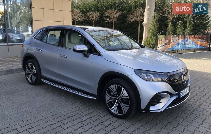 Mercedes-Benz EQE SUV