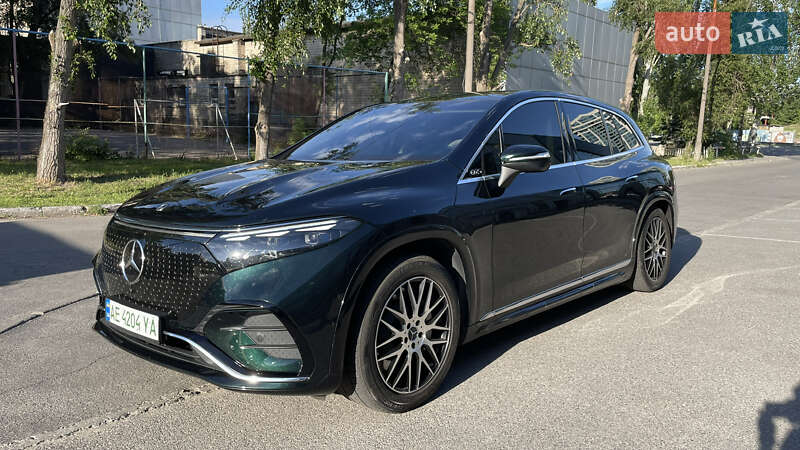 Позашляховик / Кросовер Mercedes-Benz EQS SUV