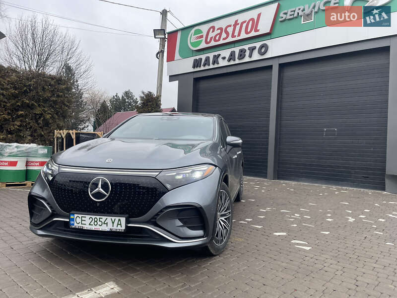 Седан Mercedes-Benz EQS SUV