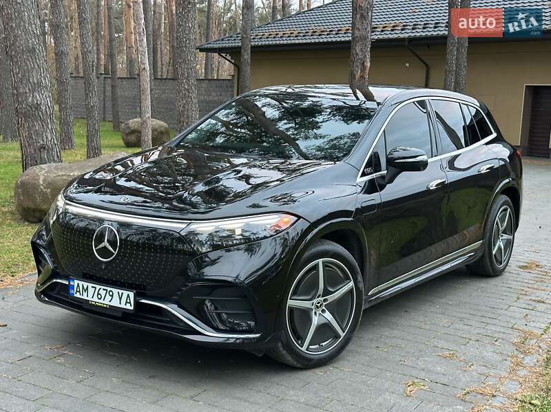 Седан Mercedes-Benz EQS SUV