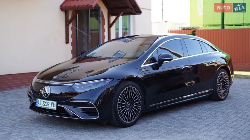 Седан Mercedes-Benz EQS