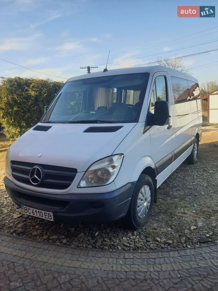Мікроавтобус Mercedes-Benz eSprinter