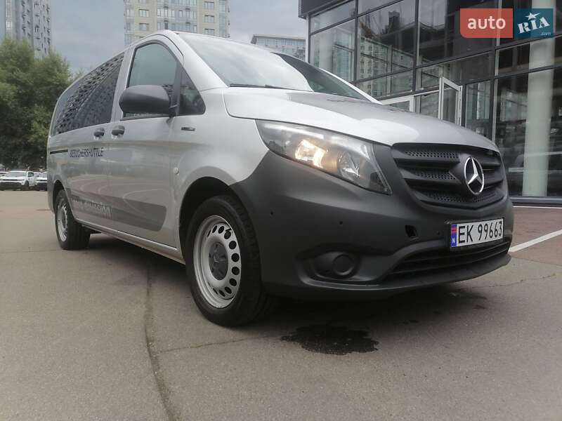 Мінівен Mercedes-Benz eVito