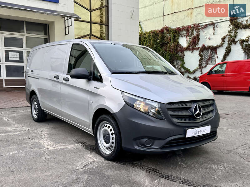Грузовой фургон Mercedes-Benz eVito