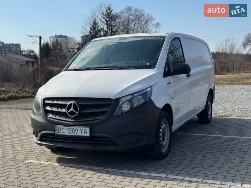 Вантажний фургон Mercedes-Benz eVito