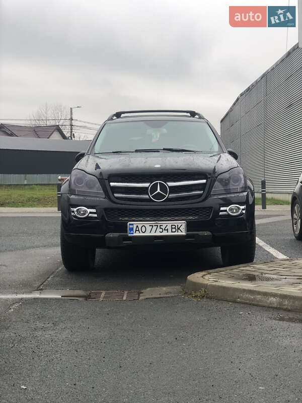 Mercedes-Benz GL-Class