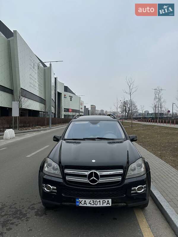 Mercedes-Benz GL-Class