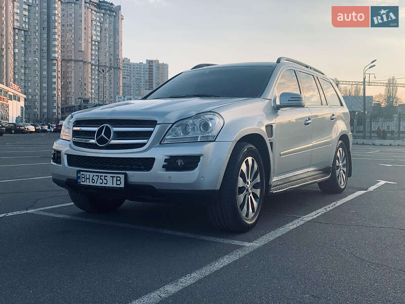 Mercedes-Benz GL-Class