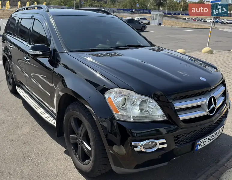 Mercedes-Benz GL-Class