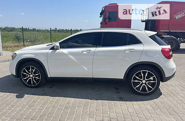 Mercedes-Benz GLA-Class  2015