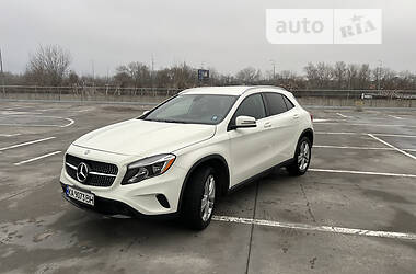 Mercedes-Benz GLA-Class  2015