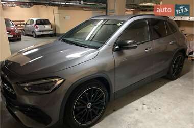 Mercedes-Benz GLA-Class  2021
