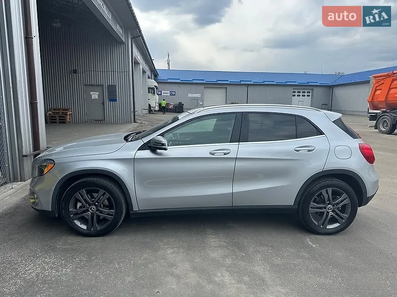 Mercedes-Benz GLA-Class