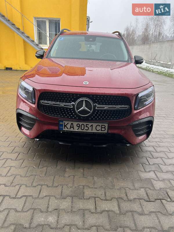 Позашляховик / Кросовер Mercedes-Benz GLB-Class