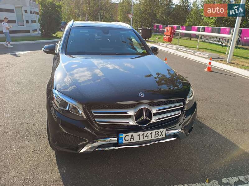 Позашляховик / Кросовер Mercedes-Benz GLC-Class