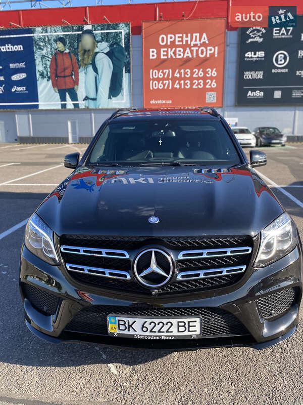 Седан Mercedes-Benz GLS-Class