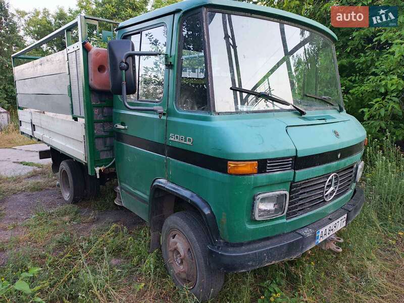 Грузовики Mercedes-Benz L/LA-Series