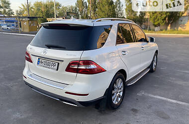 Mercedes-Benz M-Class 2011