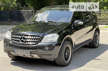 Mercedes-Benz M-Class black  2007