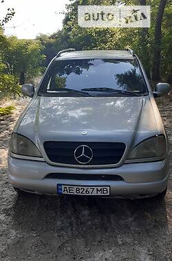 Mercedes-Benz M-Class  1998