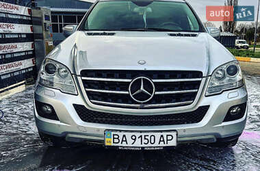 Mercedes-Benz M-Class  2009