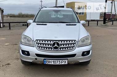 Mercedes-Benz M-Class 2005