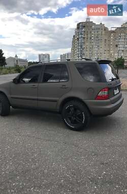 Mercedes-Benz M-Class  2005
