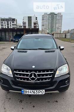 Mercedes-Benz M-Class  2010