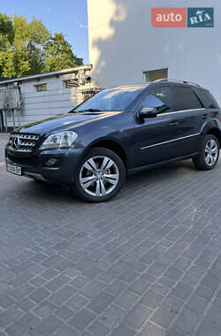 Mercedes-Benz M-Class  2010