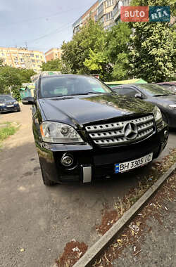 Mercedes-Benz M-Class  2005