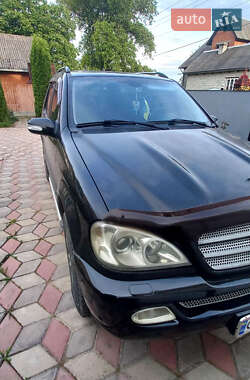 Mercedes-Benz M-Class 2005