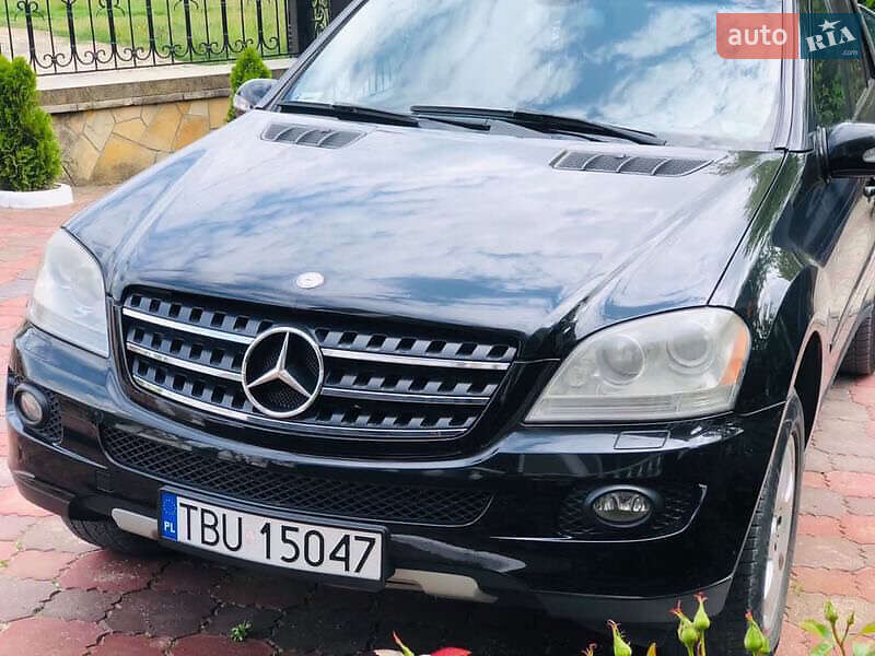 Позашляховик / Кросовер Mercedes-Benz M-Class