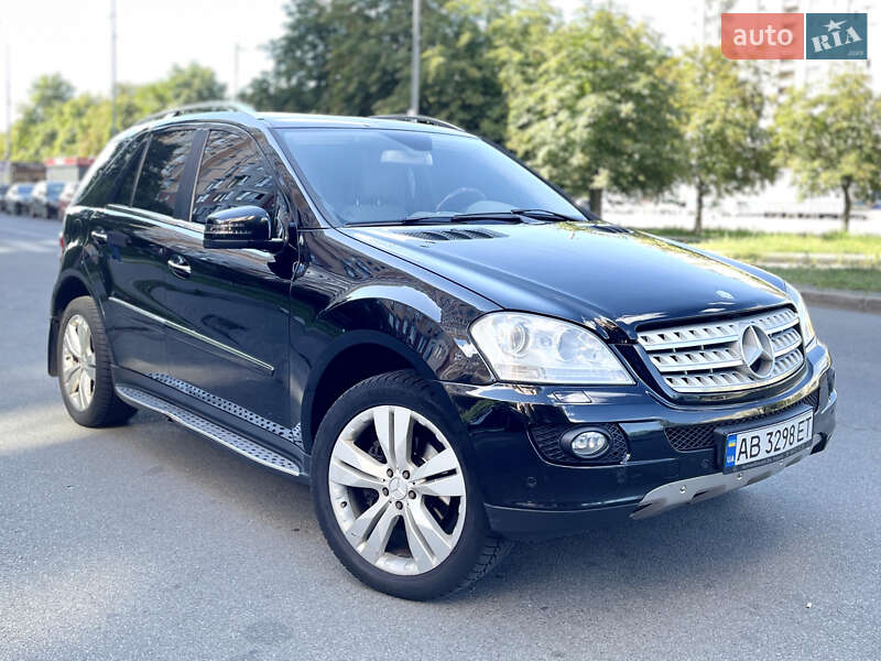 Позашляховик / Кросовер Mercedes-Benz M-Class