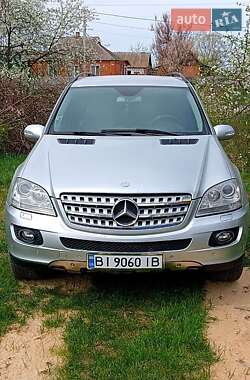 Mercedes-Benz M-Class  2005