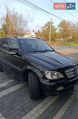 Mercedes-Benz M-Class 2005