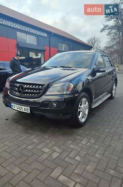 Mercedes-Benz M-Class  2005