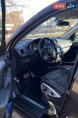 Mercedes-Benz M-Class  2010