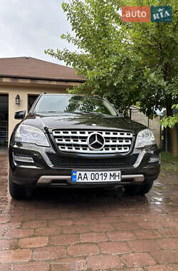 Mercedes-Benz M-Class  2010